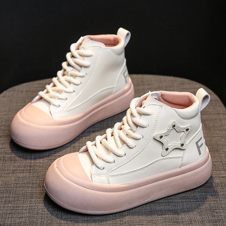 Dame High-Top Sneakers med robust sålprofil og stilfuldt detalje Stilla