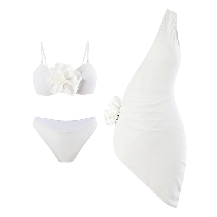 Dame bikiniset med moderigtig indpakningsskørt og floral applikation Stilla