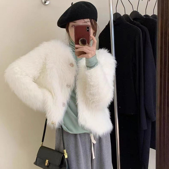 Kvinders fluffy kort jakke med elegante knapdetaljer Stilla