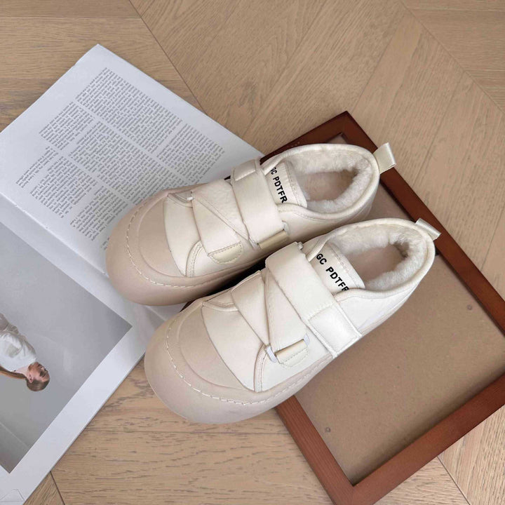Dame Komfortable Sneakers med blødt indlæg og praktisk velcro Stilla