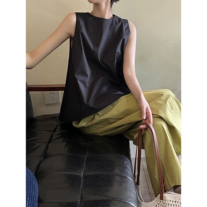 Dame ærmeløs top med elegant satin-finish og afslappede shorts Stilla