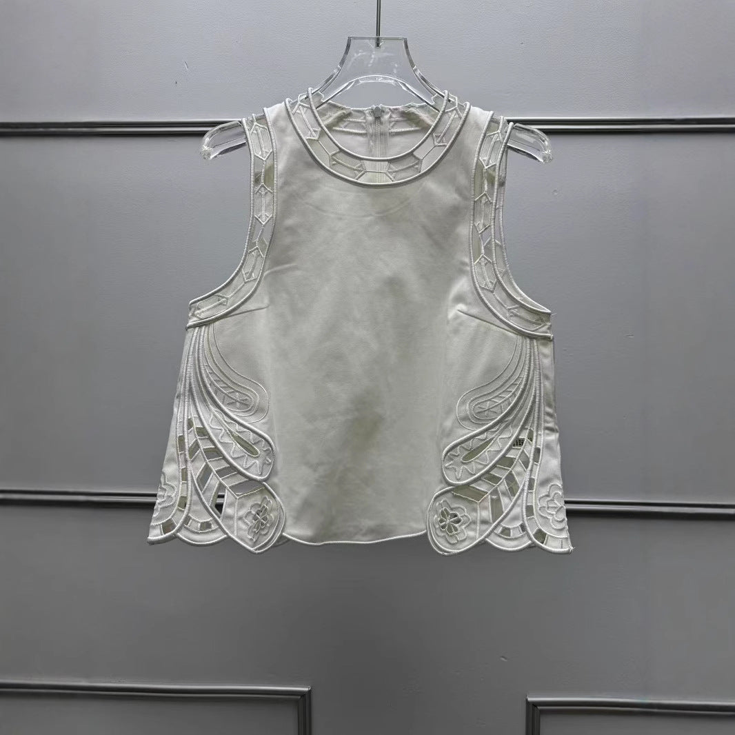 Dame ærmeløs top med kunstnerisk broderedesign og elegante detaljer Stilla