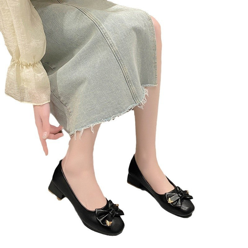 Dame ballerinas med moderne sløjfe-detalje og komfortabel blokhæl Stilla