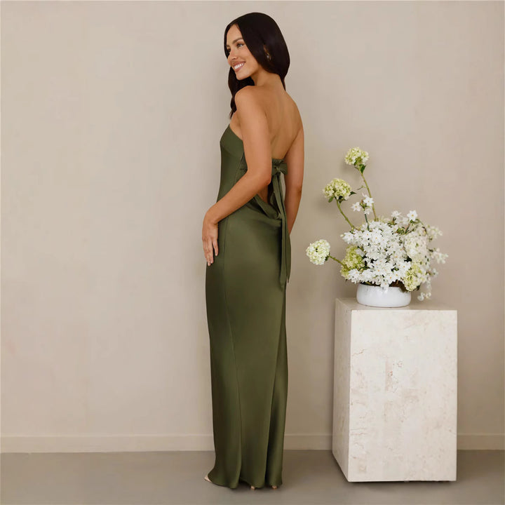 Dame elegante maxi kjoler med bare skuldre lavet af satinstof