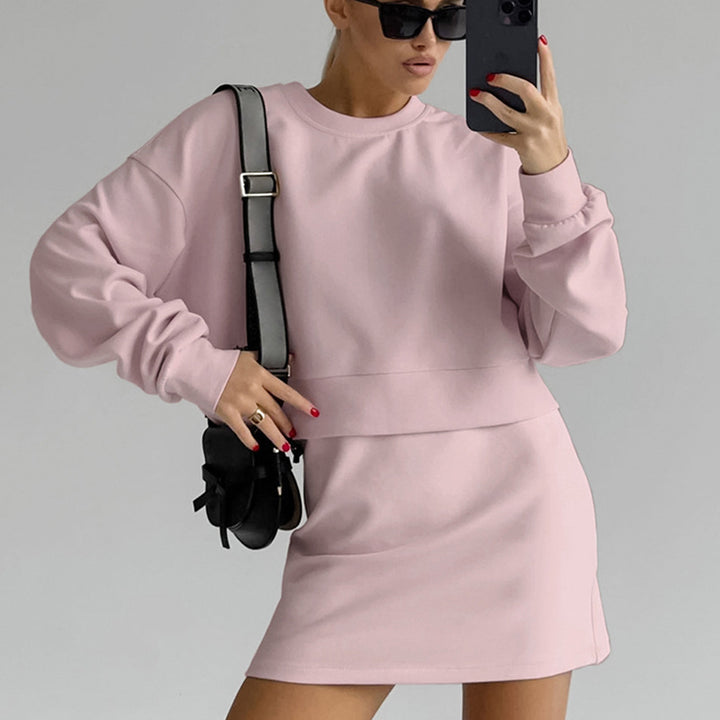 Dame afslappet sweatshirt-kjole med høj krave og asymmetrisk elementer Stilla