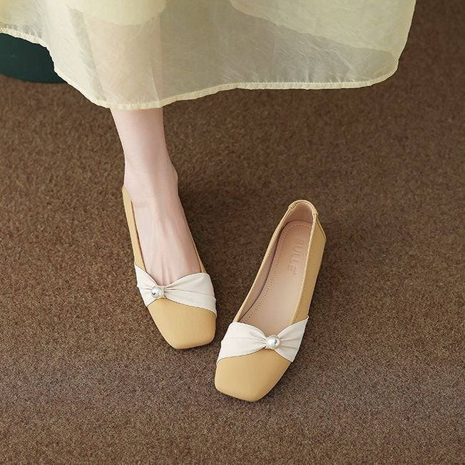 Dame elegante ballerinaer med moderigtigt bånd-detalje og perlepræget accent Stilla