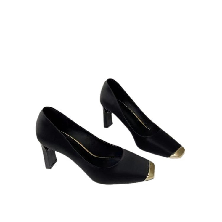 Dame Elegant og behagelige pumps med gyldne akcentdekorationer Stilla