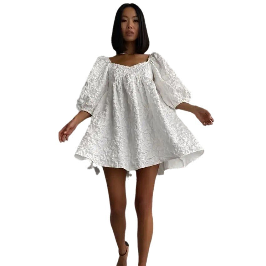 Dame Off-Shoulder Minikjole med voluminøse puffærmer og struktureret stof Stilla