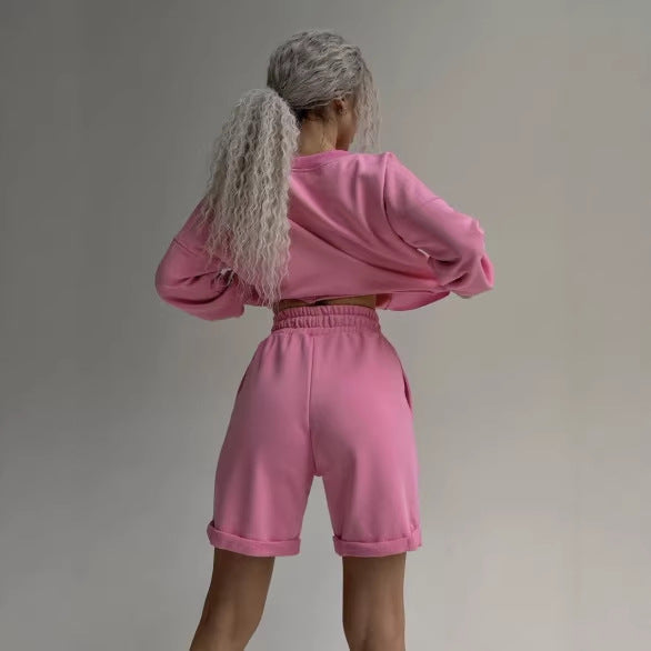 Kvinders afslappede sweatshirt og shorts sæt med snøre og farverigt design