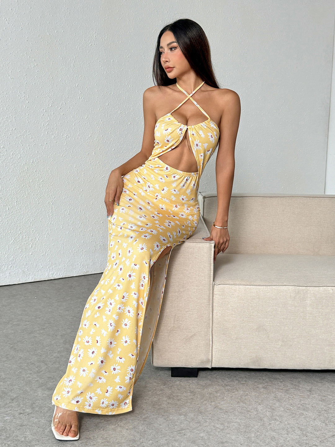 Dame Trendy Minikjole i Sommerlook med Cut-Out-detaljer og blomstermønster Stilla