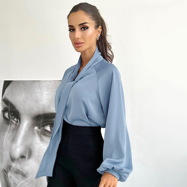 Dame elegant bluse med smart indpakningsdesign og brede ærmer Stilla