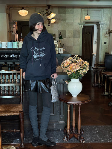 Dame hætte sweatshirt med trendy dyremotiv og praktiske kængurulommer Stilla