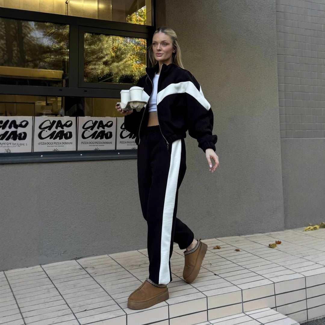 Kvinders sports fleece sæt med høj krave og blouson stil skæring Skovae