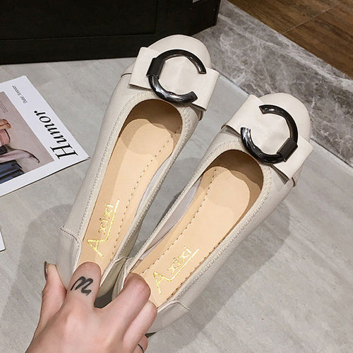 Dame Ballerinas med moderigtigt dekorativt detaljer og komfortabel Soft-Sål Stilla
