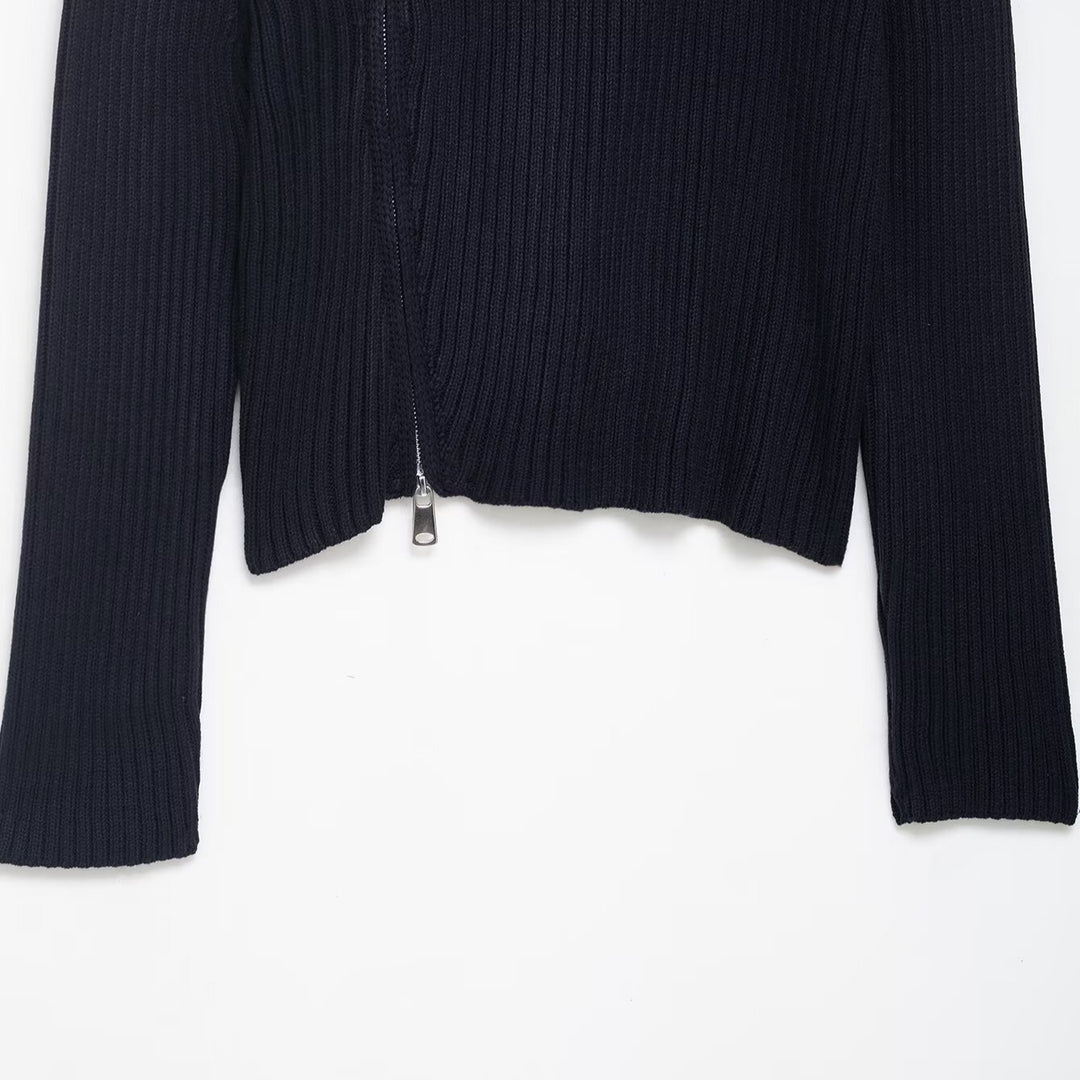 Dame stilfuld strikpullover med asymmetrisk krave og lynlås Stilla
