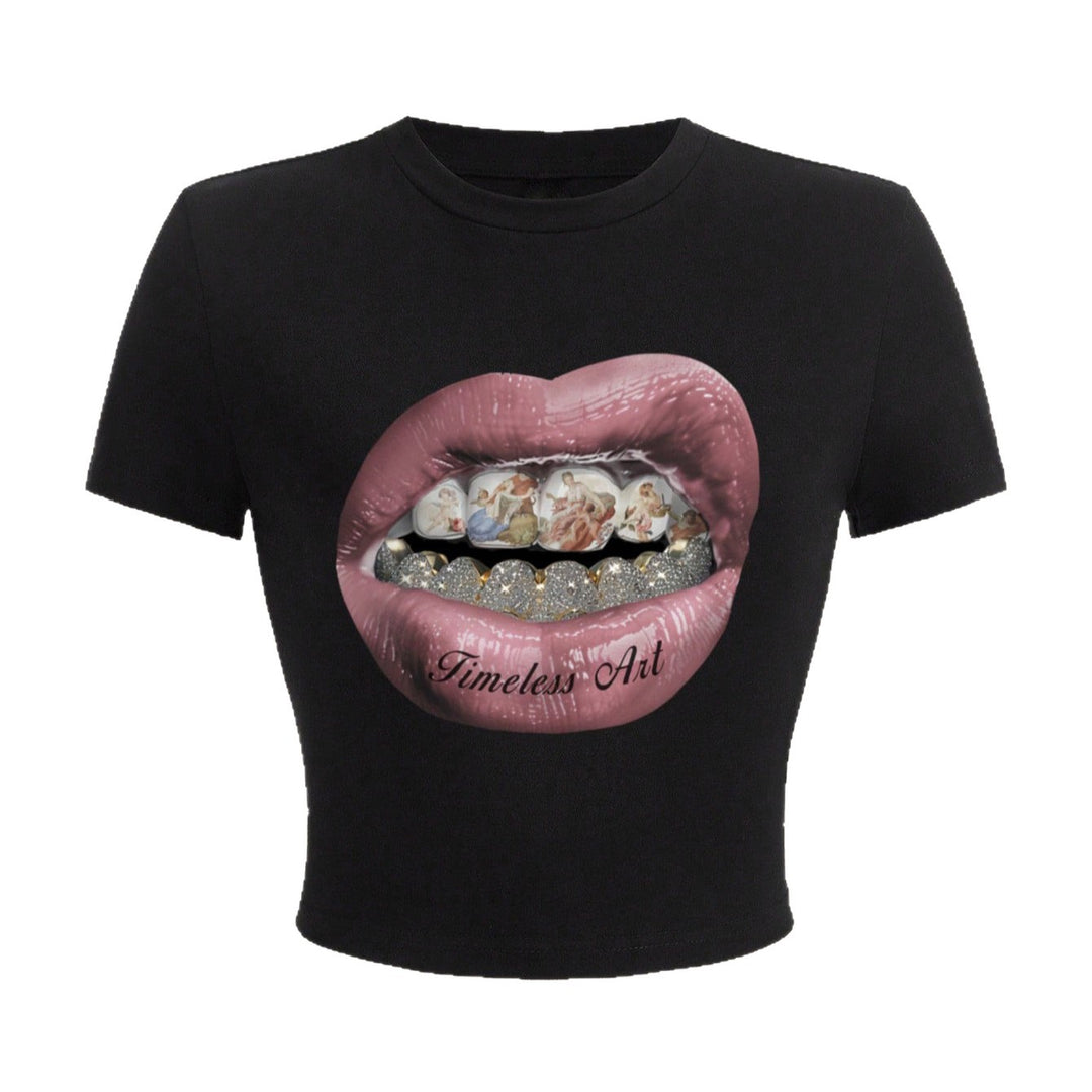 Dame Crop-T-Shirt med kreativ grafikdesign og unikt statement Skovae
