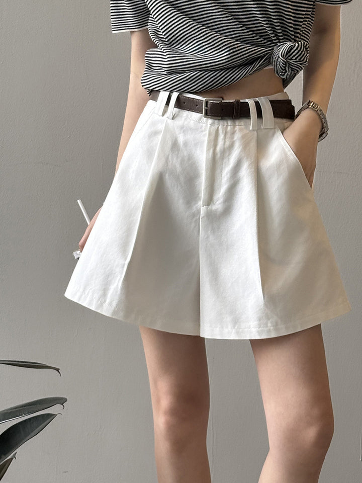 Dame korte Chino-shorts med dekorativt bælte og sidelommer Stilla