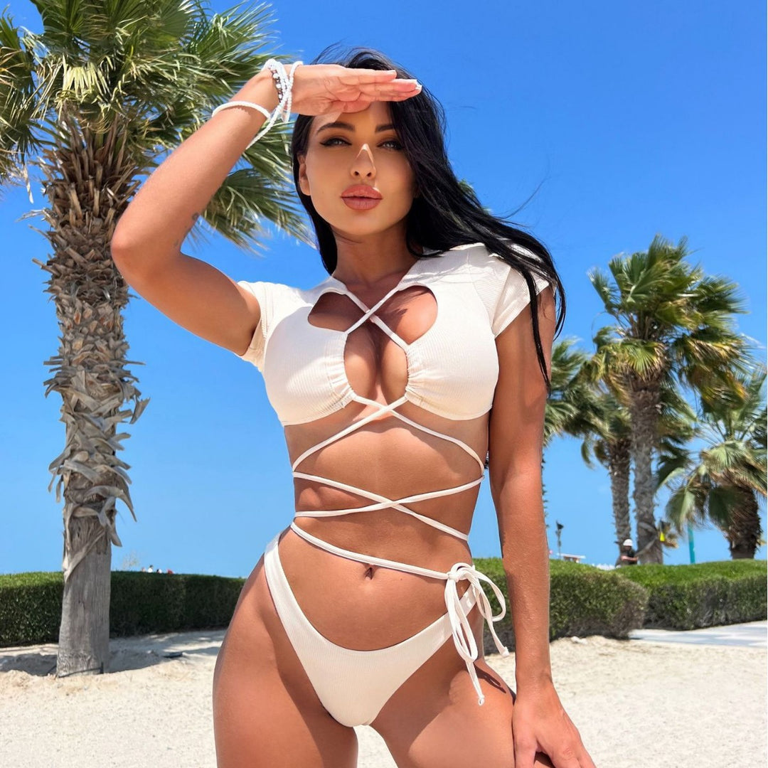 Dame bikini-sæt med innovativt cropped top og justerbare bånd Stilla