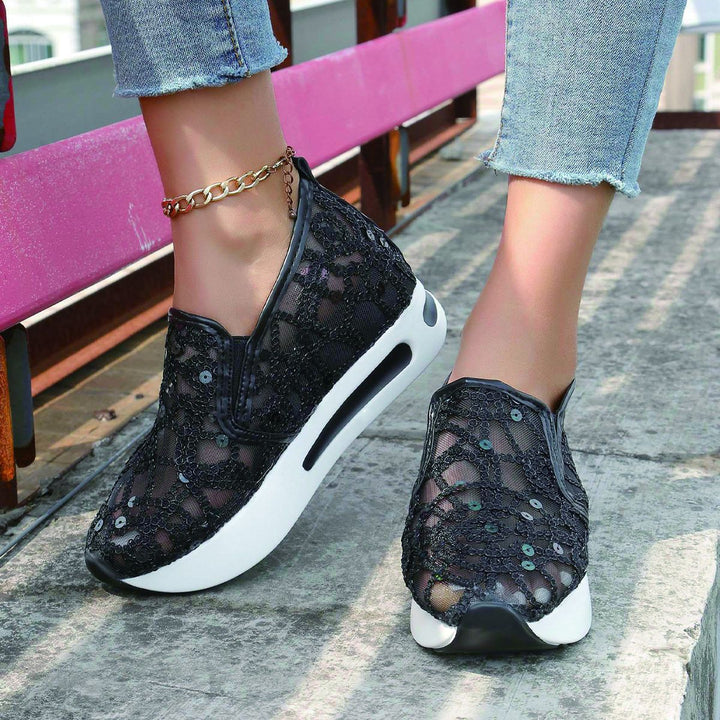 Dame Sporty Slip-On Sneakers med elegant spids og glimmer-accenter Stilla