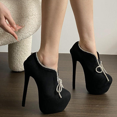 Dame Plateau Pumps med elegant snøresystem og transparente accenter Stilla