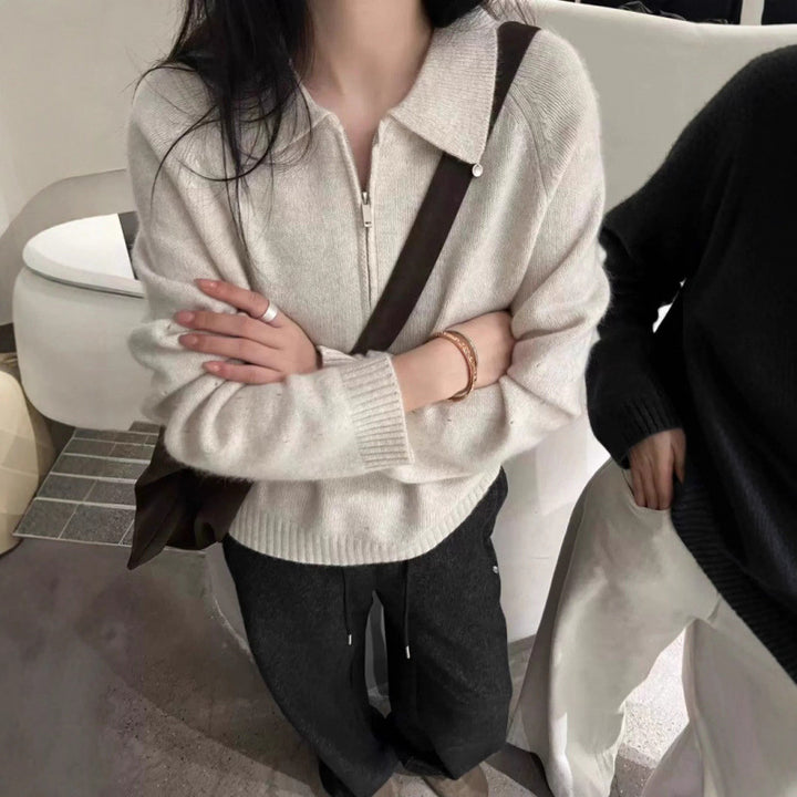 Kvinders sweater med sidelukning og elegant krave Stilla