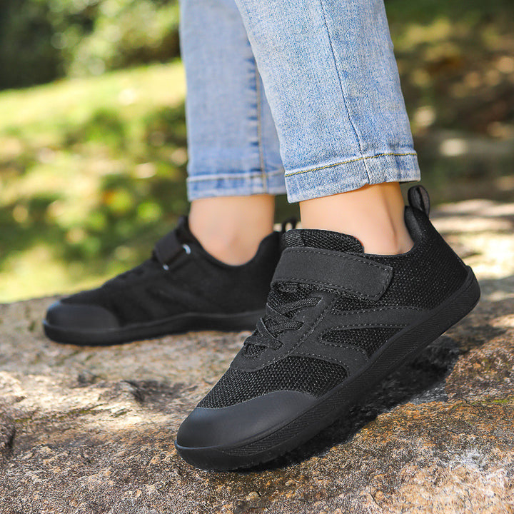 Unisex nan sporty hverdagssneaker med velcro, fleksibelt komfortfodseng og profileret multidirektionelt profil Skovae