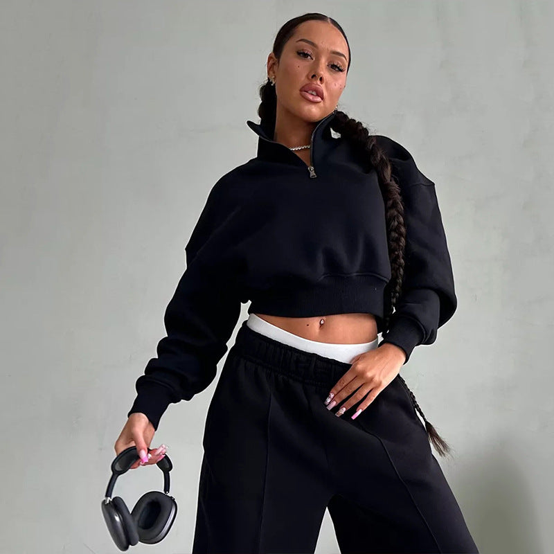 Klassisk cropped sweatshirt til kvinder med høj krave Skovae
