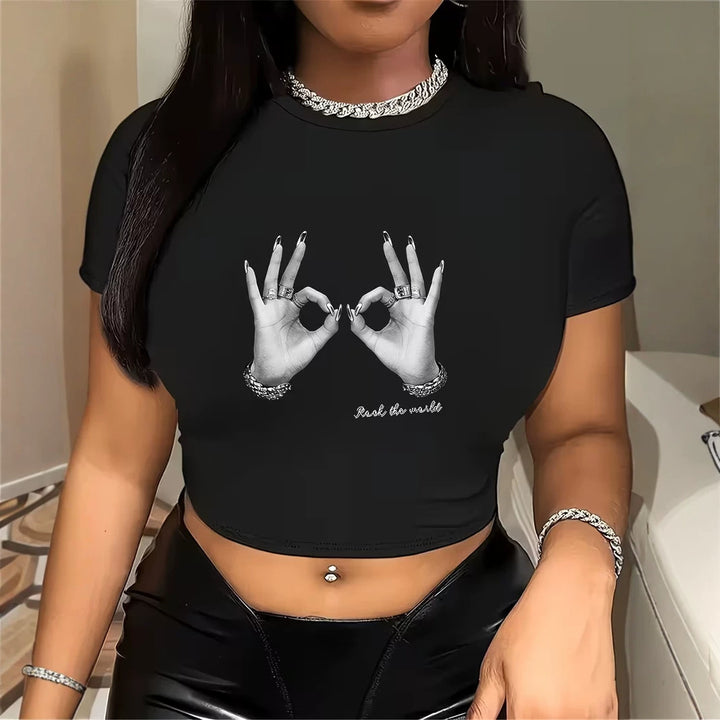 Dame cropped T-shirt med kreativt håndmotiv Skovae