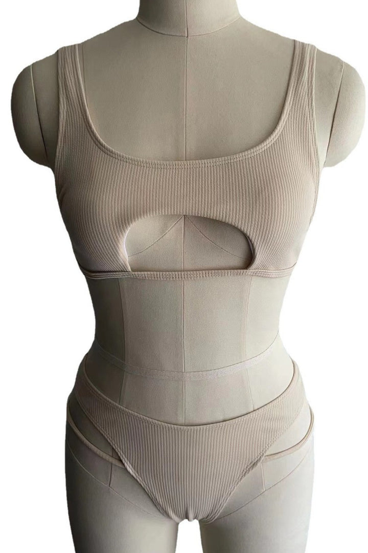 Dame bikini sæt med innovativt cut-out design Skovae