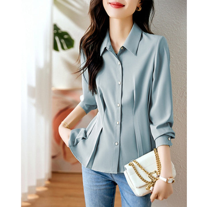 Dame elegant bluse med rynker og kvalitets knapdetaljer Stilla