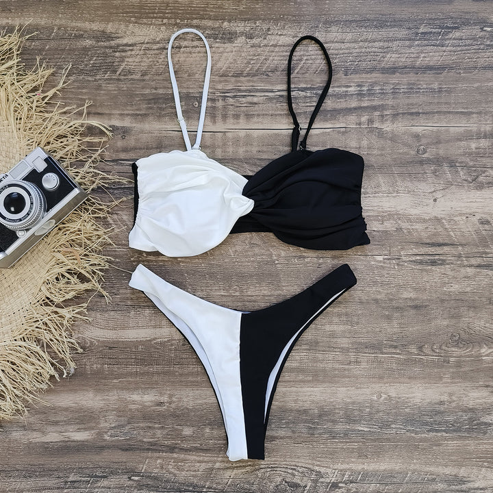 Dame bikini-sæt med rynker og asymmetrisk nederdel Stilla