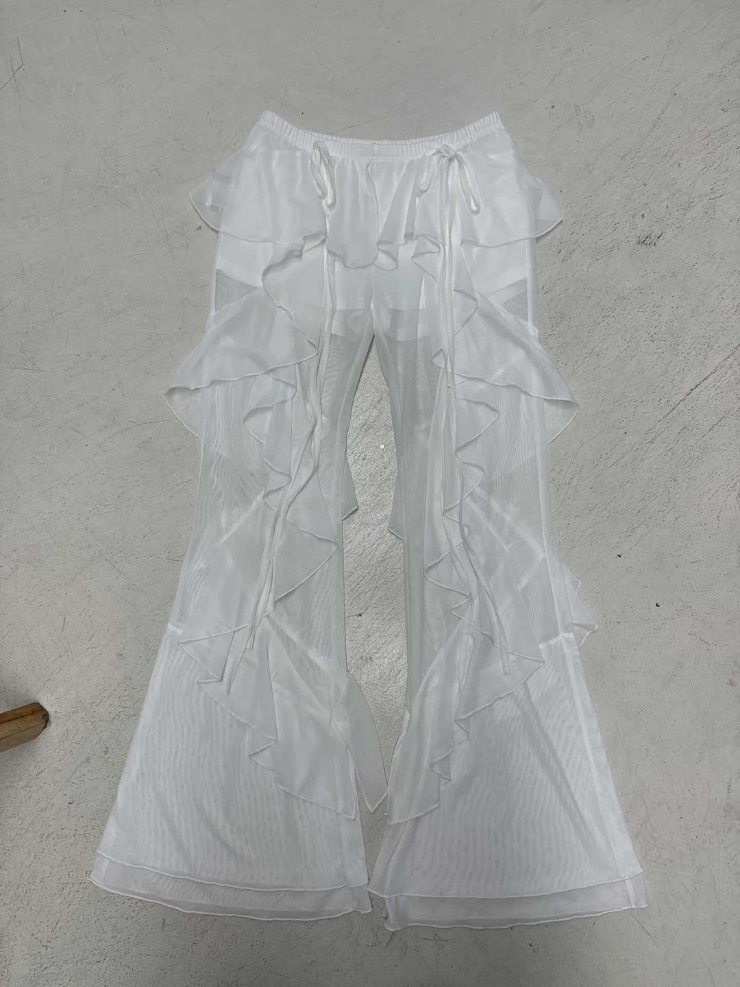 Dame Palazzo-bukser med voluminøse ruffle-detaljer og elastisk talje Skovae