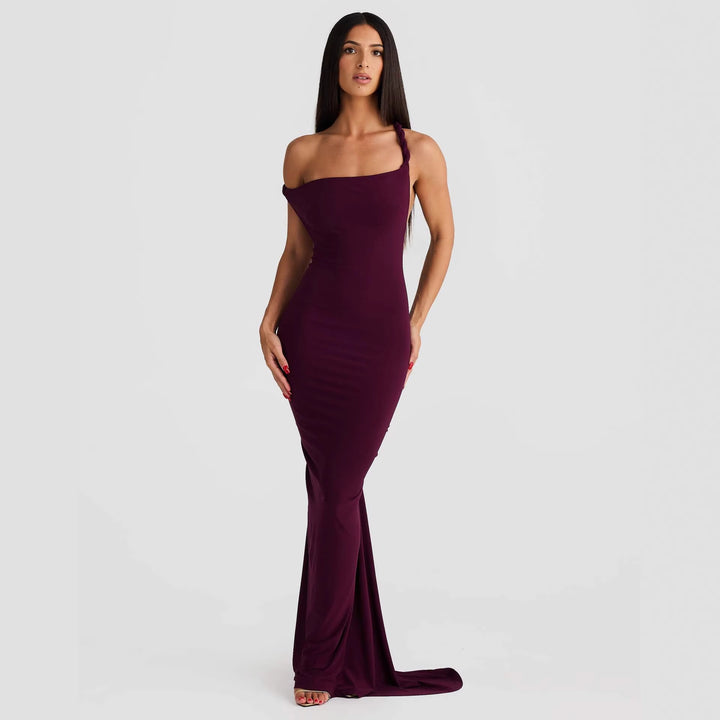 Dame Elegant skåret aftenkjole med off-shoulder design og raffinerede draperinger Skovae