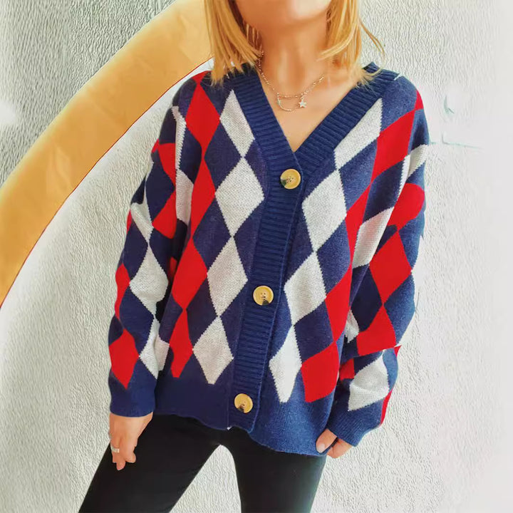 Dames mønstrede cardigan i moderne diamantdesign med store knapper Stilla