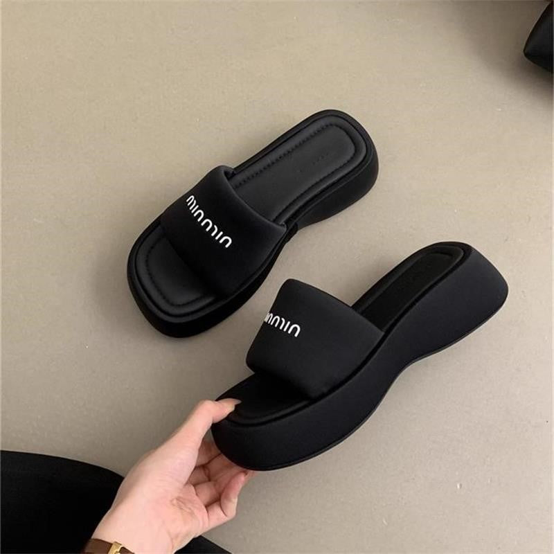 Dame platform-sandaler med moderigtigt remdesign og luksuriøst indvendigt foer Stilla
