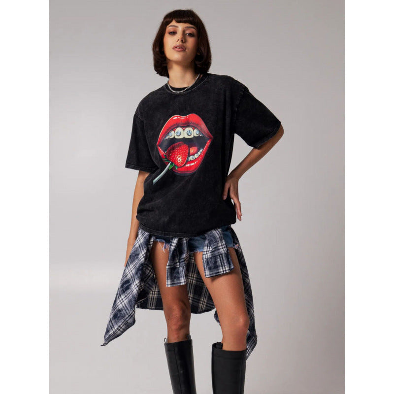 Dame T-shirt med kreativ læbe motiv og afslappet oversized pasform Stilla