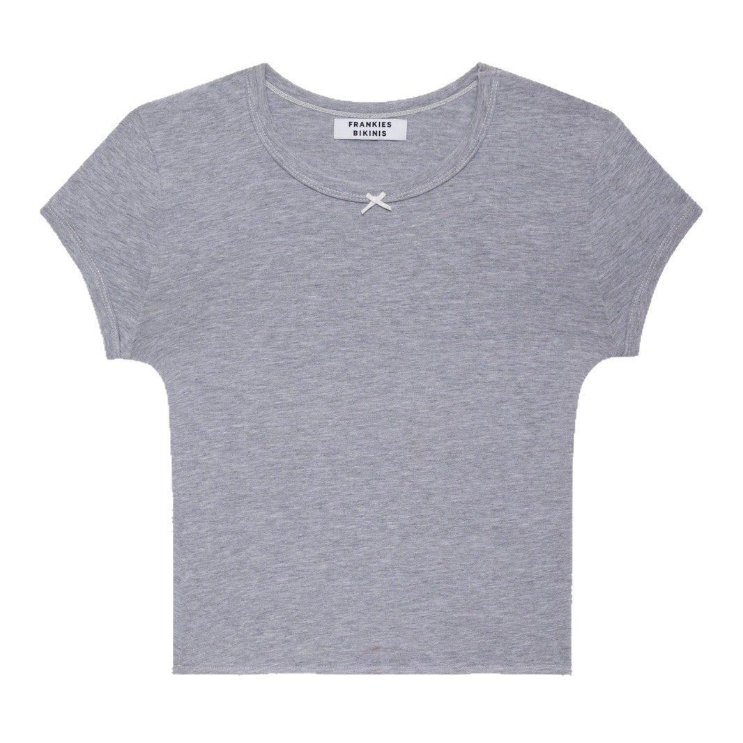 Dame tætsiddende basis T-shirt med elegant udskæring Skovae