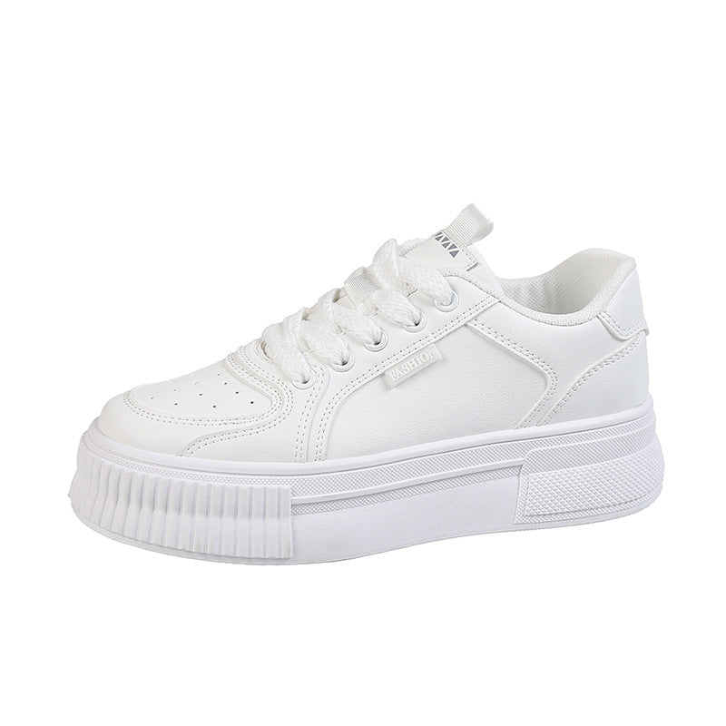Dame Elegant Plateau-Sneaker med åndbar overfladestruktur og modeaccentuer Stilla