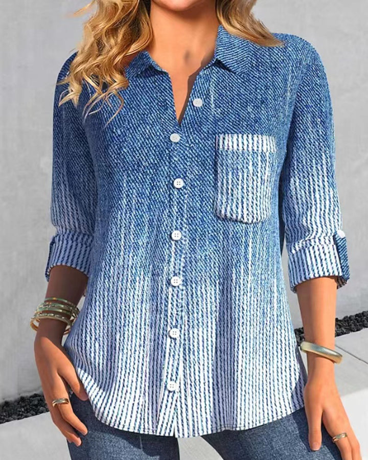 Dame skjorte i moderne denim-stil med fint stribemønster og påsyet brystlomme Stilla
