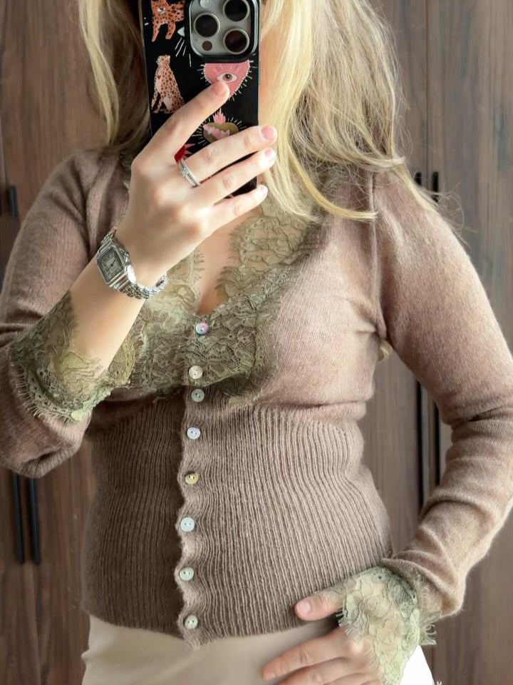Kvindernes cardigan med delikate blonde detaljer Stilla
