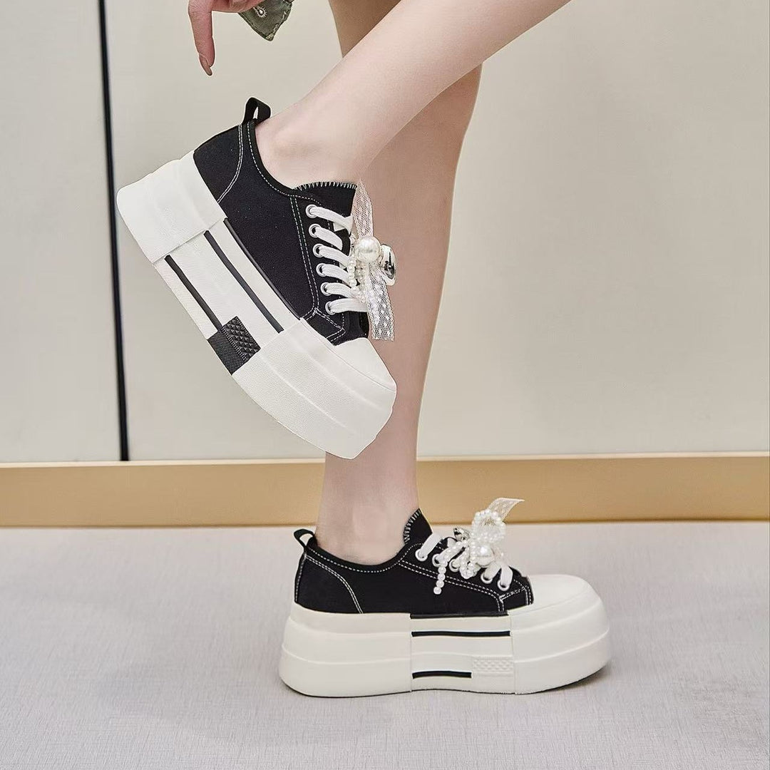 Dame platform sneakers med unikt design og/moderigtige accenter Stilla