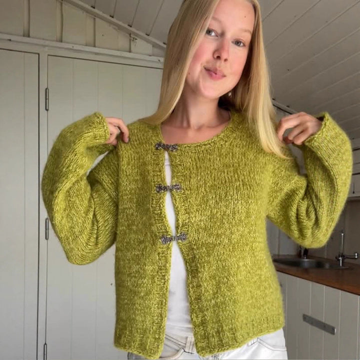 Dame strikjakke med dekorative knapper Stilla