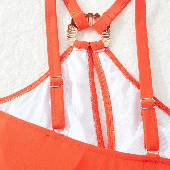Dame badedragt med sporty cut-out og elegante detaljer Stilla