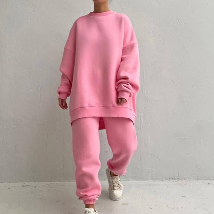 Kvindernes komfortable oversized loungewear sæt med høj krave og elastiske manchetter