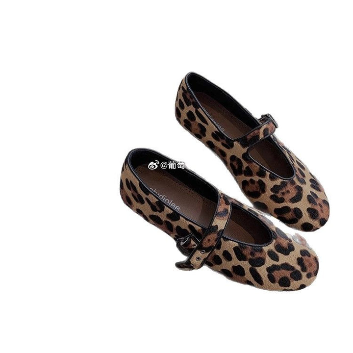 Dame ballerinaer med moderne leopardmønster og flot rem Stilla