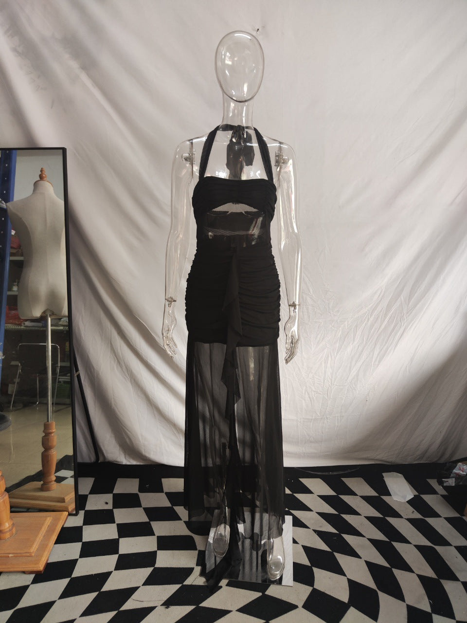 Dame Maxi-Kjole med dyb slids og elegant drapering Skovae