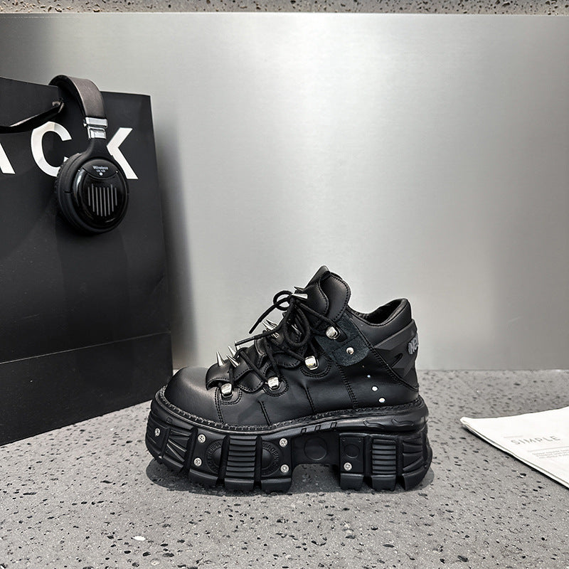 Dame Chunky High-Top Sneakers med ekstravagant profil og robuste applikationer Stilla