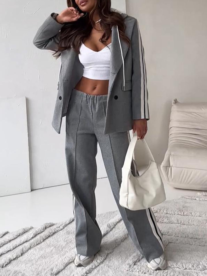 Dame nan sporty-elegante blazer-to-delt med hætteblazer og bred træningsbukser med sidelæns stribe Skovae
