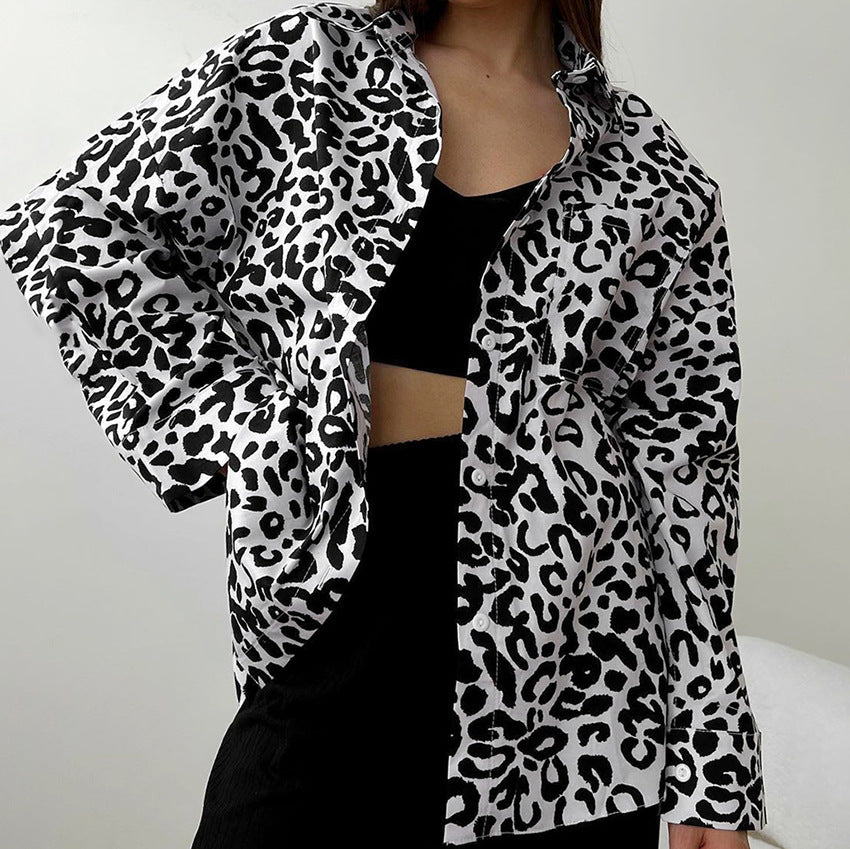 Dame stribet bluse med leopardmønster og afslappet pasform Stilla