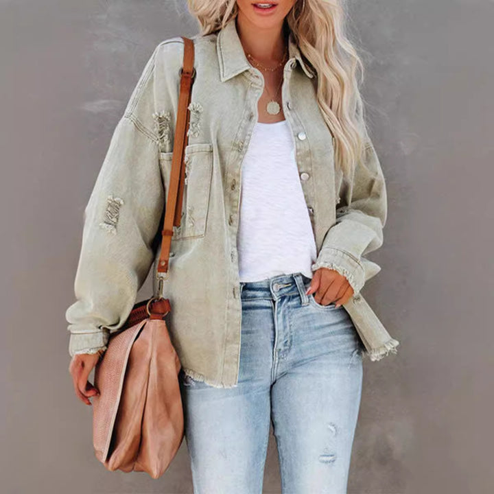 Kvindernes oversized denimjakke med frynset kant og knapbar design Stilla